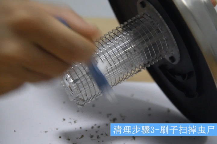 SX係列太陽能滅蚊(wén)燈清理示意圖 SX係列太(tài)陽能(néng)滅蚊燈清理示意圖