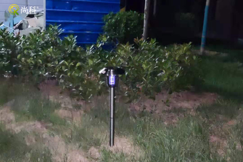 河南安陽某新房小區安裝（zhuāng）滅蚊燈實拍
