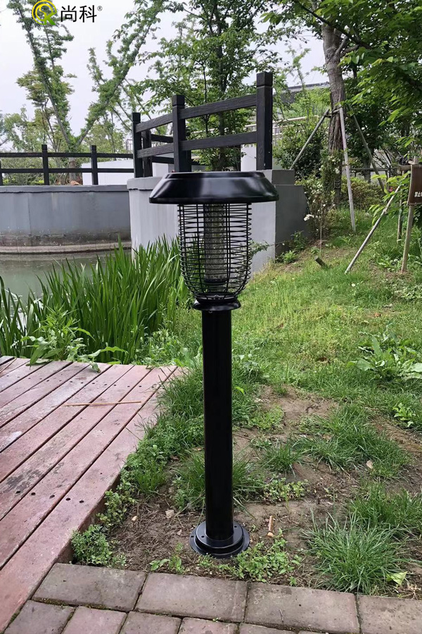 公園太陽能戶(hù)外滅蚊燈(dēng)圖片 公園太陽能戶外滅蚊燈圖片